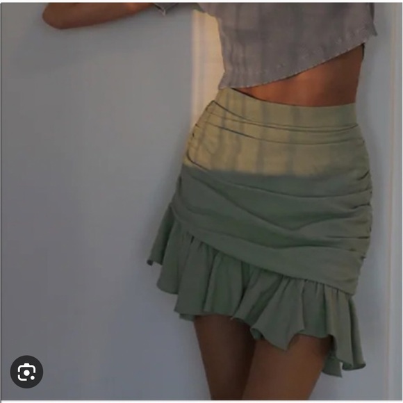 Zara drapped mini skirt Asymmetric hem Ruffles Ruched sea green mint size S NWT - Picture 2 of 15